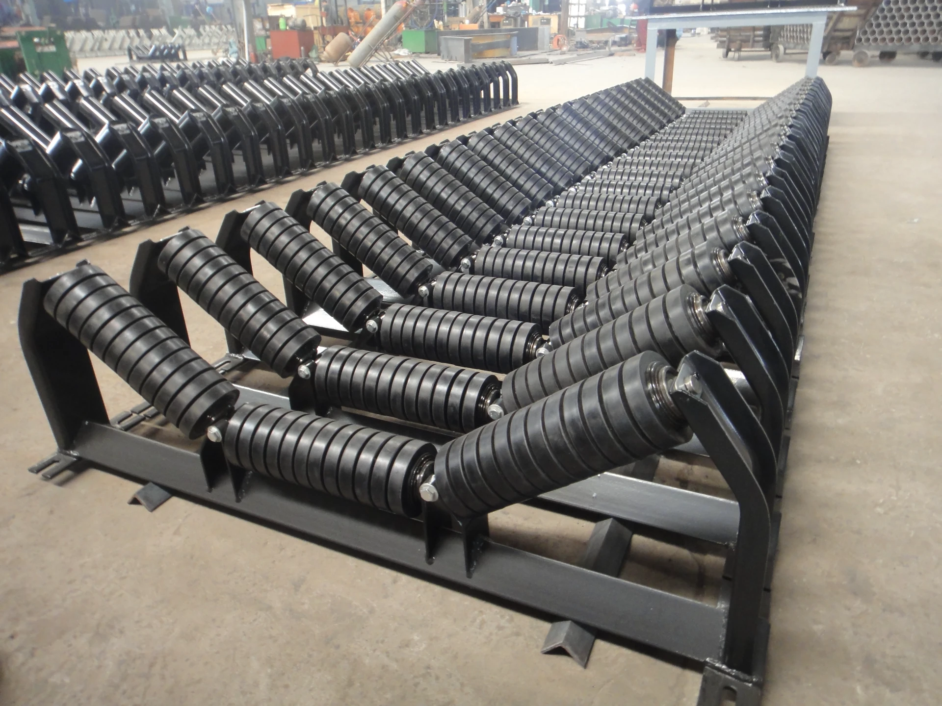 conveyor idler roller design